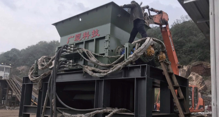 GS系列金屬包塊預碎機